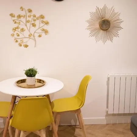 Appartement Proche De L'arc Triomphe -2p *