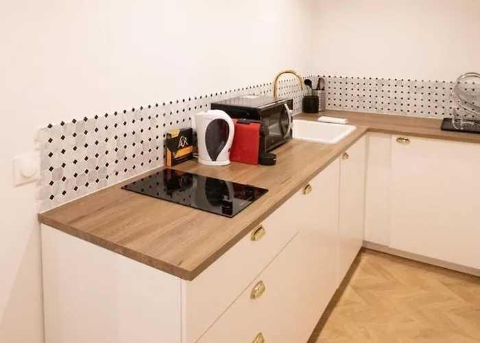 Proche De L'arc Triomphe -2p Appartement